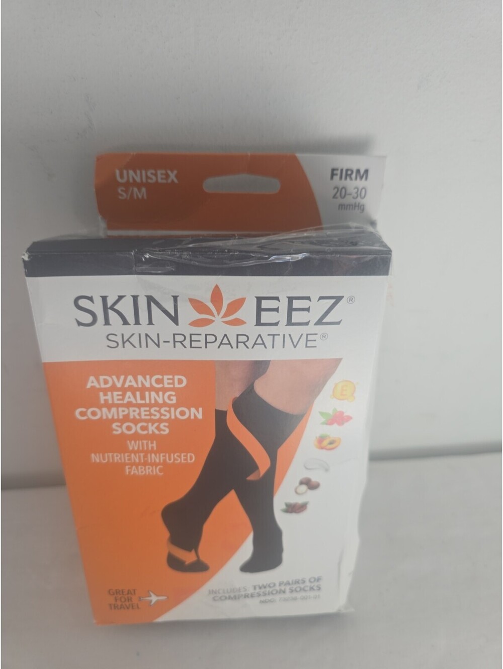 Skin Eez Skin Reparative Hydrating Compression Socks Adult S/M Below Knee Black
